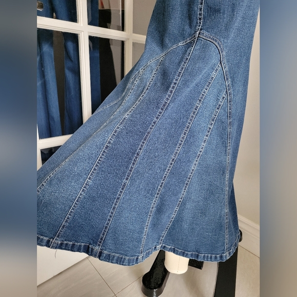 Y2K denim maxi skirt with flared panels, low rise - Picture 4 of 15